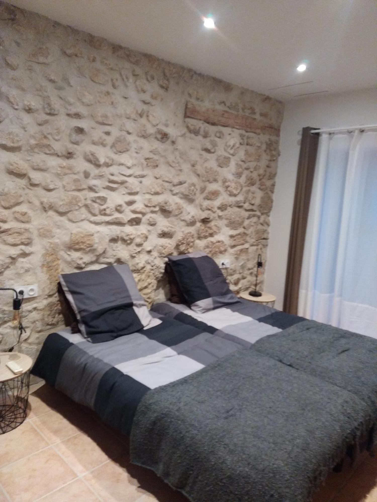 Mas De La Sauline Bed and Breakfast La Roque-d'Antheron Εξωτερικό φωτογραφία